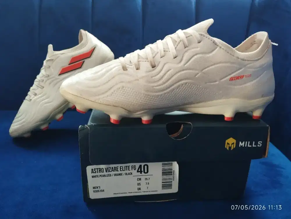 Sepatu Bola Mills Astro Vizare Elite