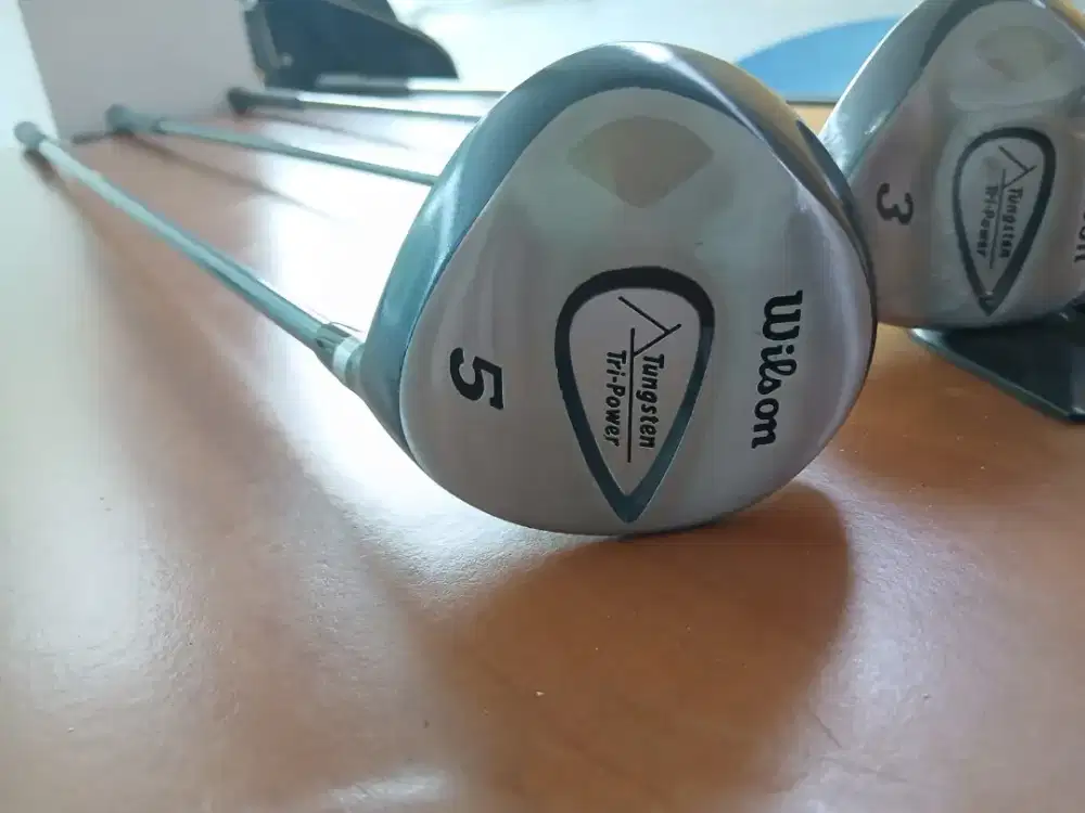 Dijual 2 set stick golf callaway dan wilson kondisi sangat baik