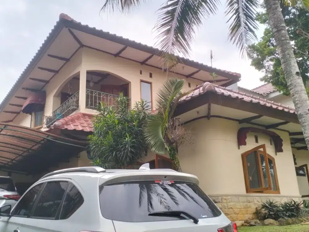 Rumah Mewah Semi Furnished Nuansa Kayu Elegan Pinggir Jalan Utama Di Bogor
