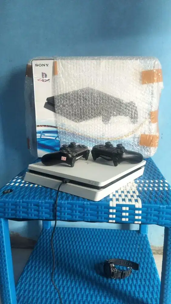 PS4 SLIM Warna Putih