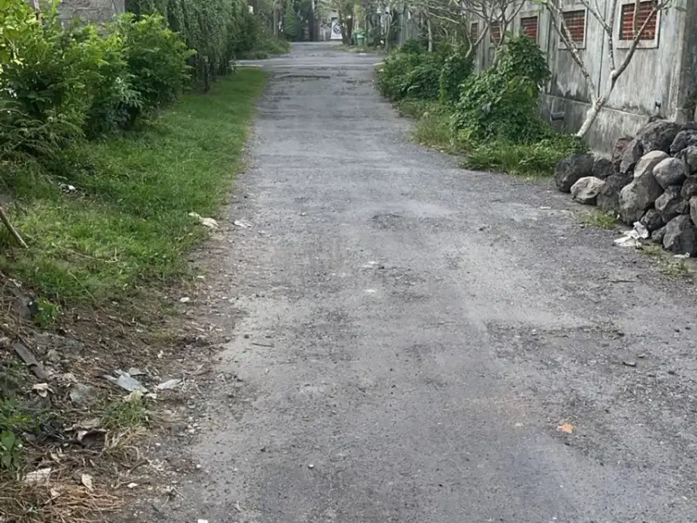 TANAH KOSONG BERISI BANGUNAN RUMAH DI JL SEKAR TUNJUNG DENPASAR TIMUR