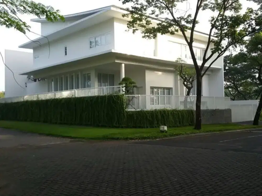 Rumah Hook Full Furnish di Raya Bukit Golf Internasional*Lantai Full Marmer Swimming Pool
