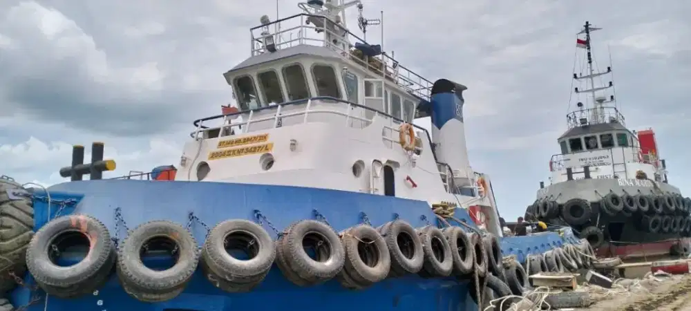 Di jual Tugboat mesin Yanmar 2x620 hp tahun 2004