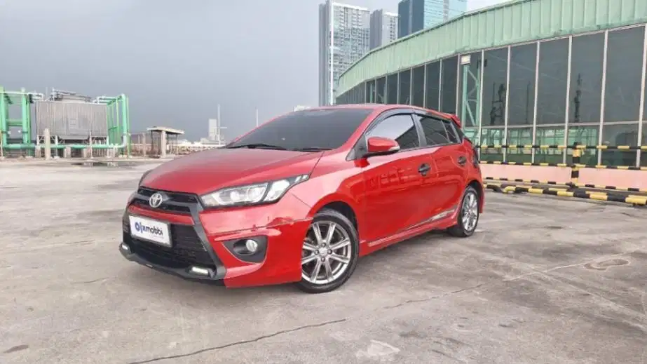 KM Rendah - Toyota Yaris 1.5 S Bensin-MT 2014