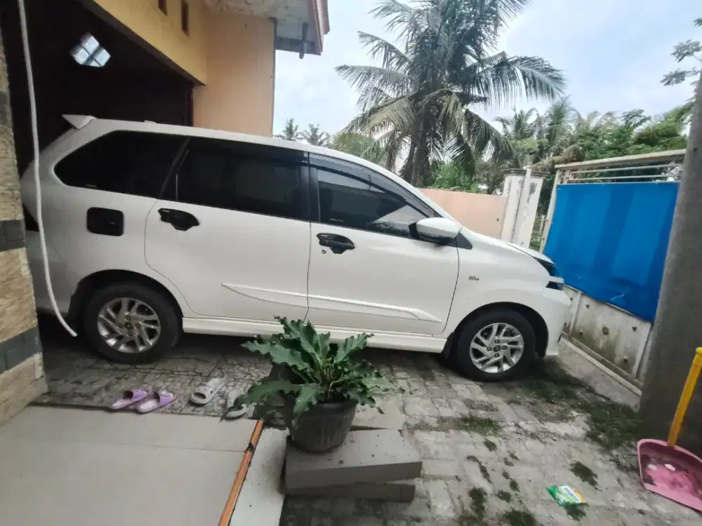 MOBIL AVANZA VELOZ TAHUN 2020 ORI SEPERTI BARU