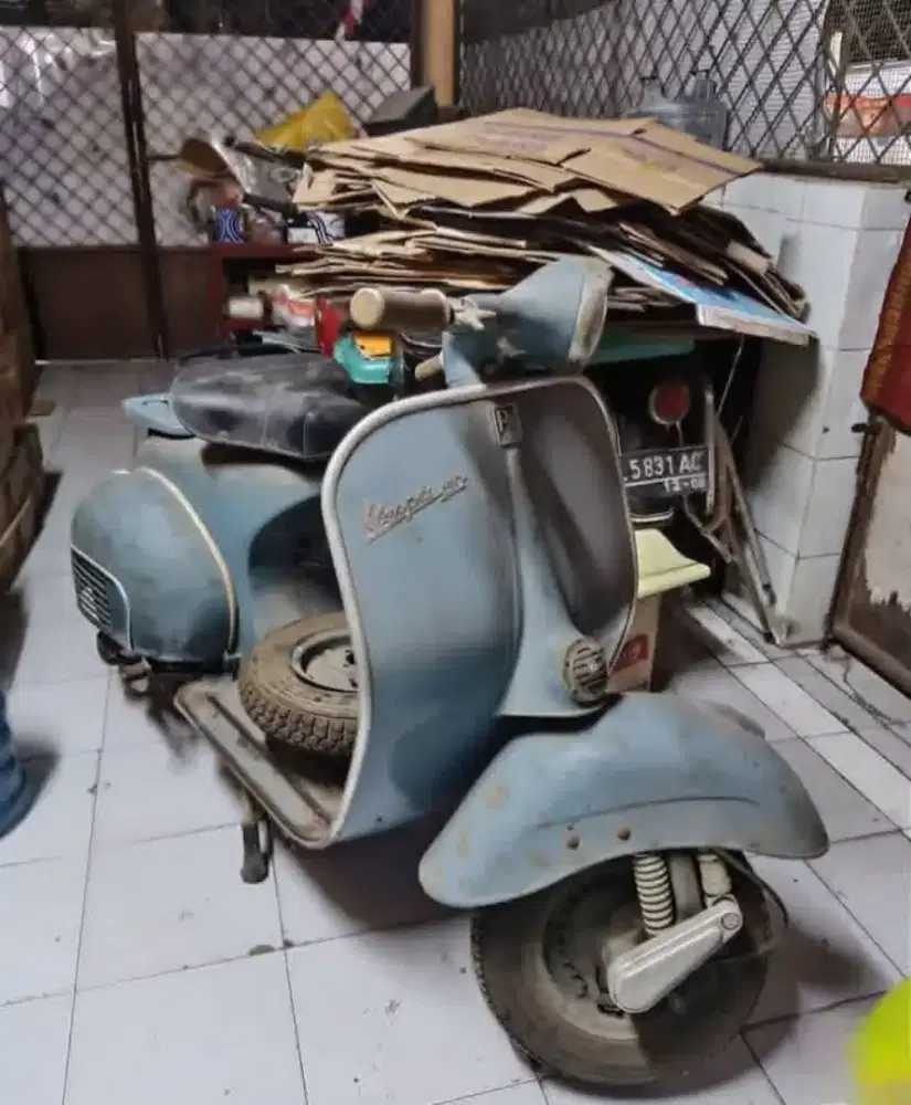 Vespaa klasik antik