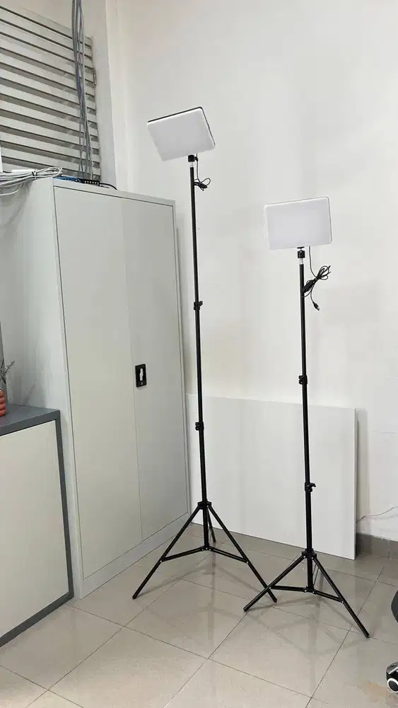 LED Lamp  + Tripod