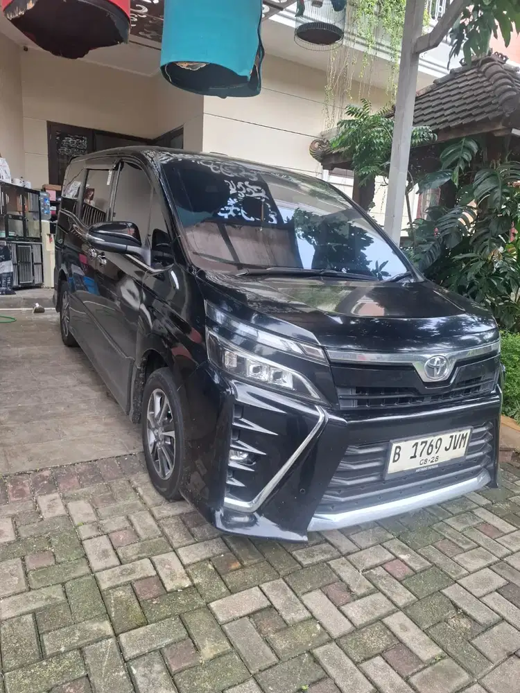 Toyota Voxy 2020 Bensin