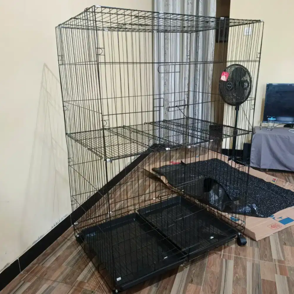 Kandang tingkat jumbo