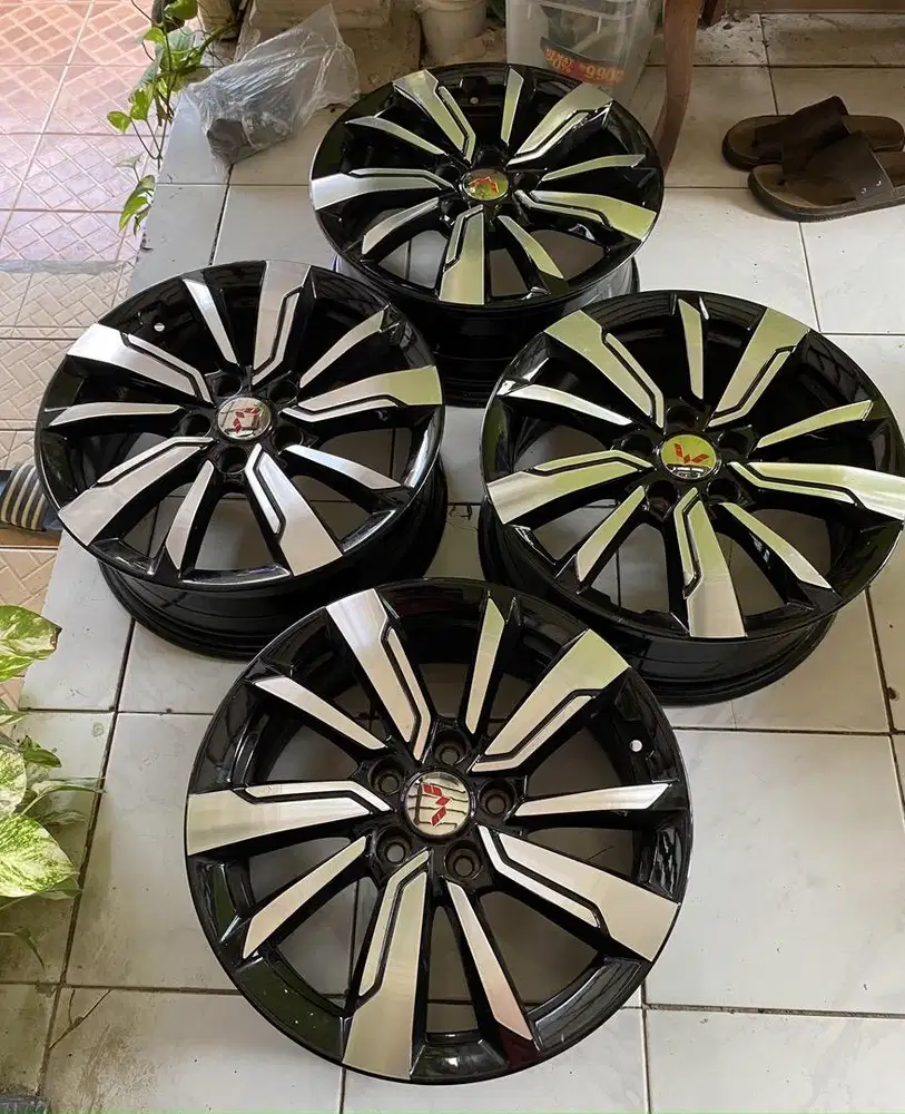 Velg Almaz R17 Cortez Innova Rush 5x114
