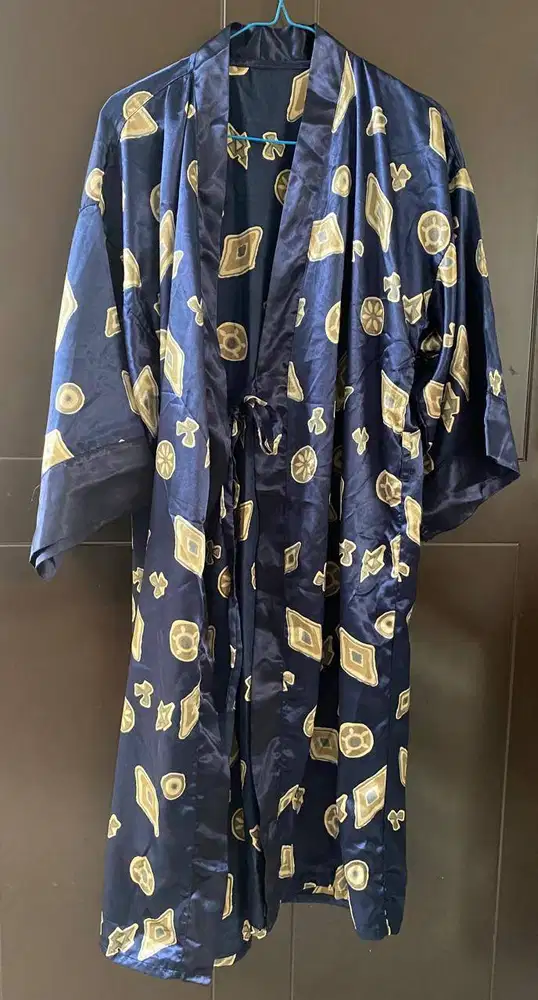 KIMONO SILK SATIN BIRU TUA –- PRELOVED LIKE NEW