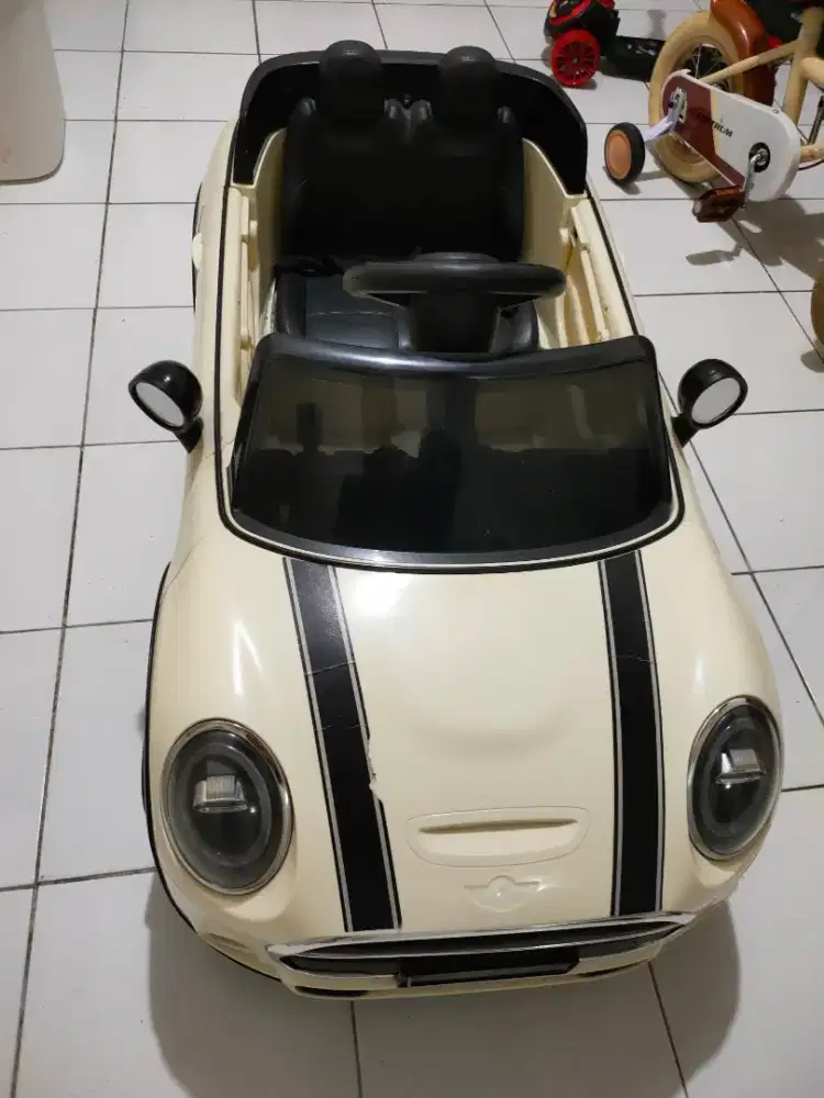 Mobil mini Cooper white
