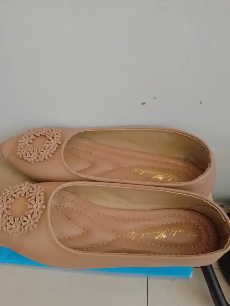 Sepatu merek Yongki Komaladi