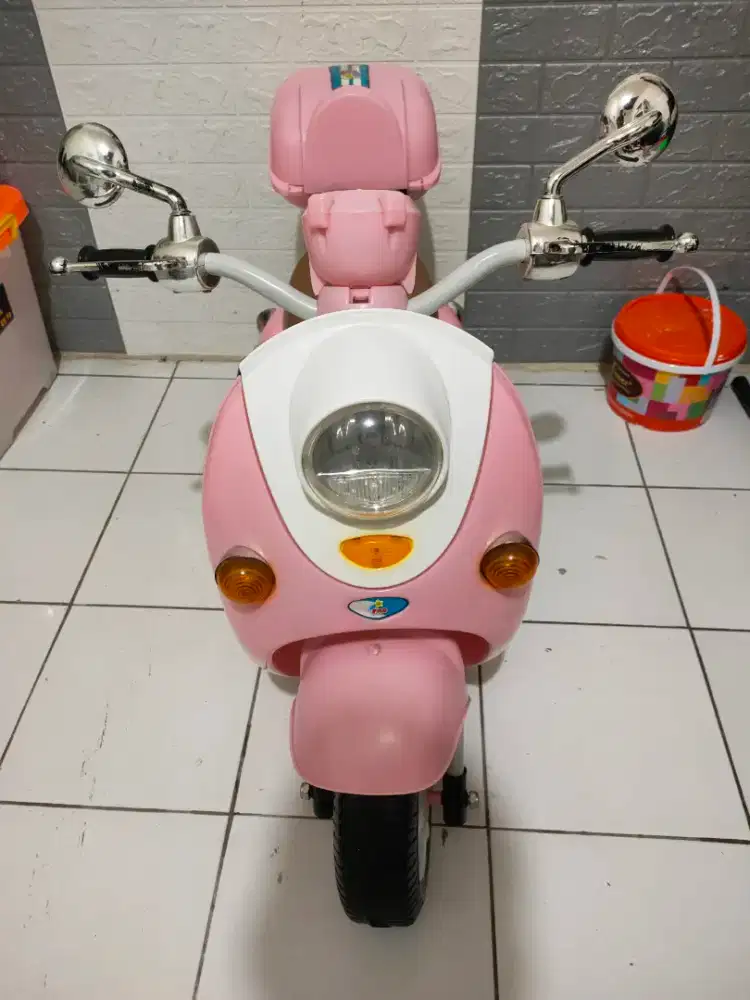 Motor vespa anak