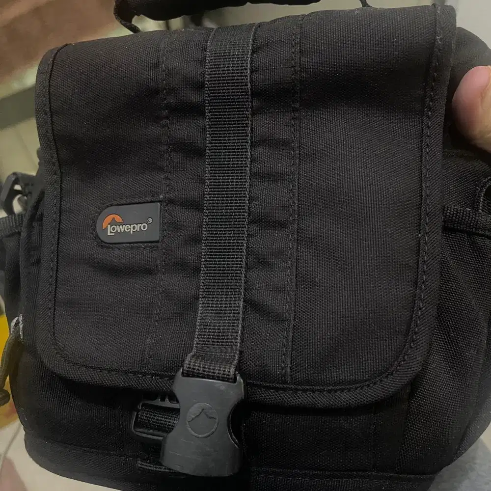 Tas Kamera Selempang
