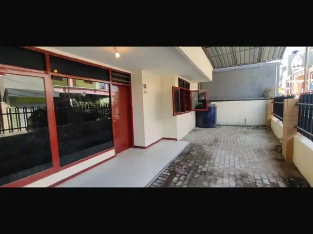 Rumah Gubeng Kertajaya hadap Selatan cocok untuk usaha kos, laundry