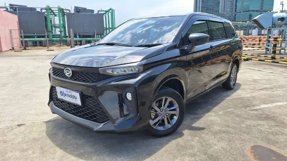 KM Rendah - Daihatsu Xenia 1.3 R STD Bensin-AT 2021