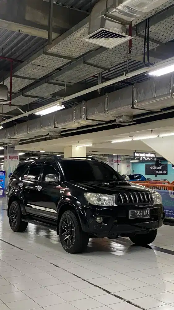 Toyota Fortuner G Luxury 2.7 Hitam 2005 Matic / AT ISTIMEWA BOSS