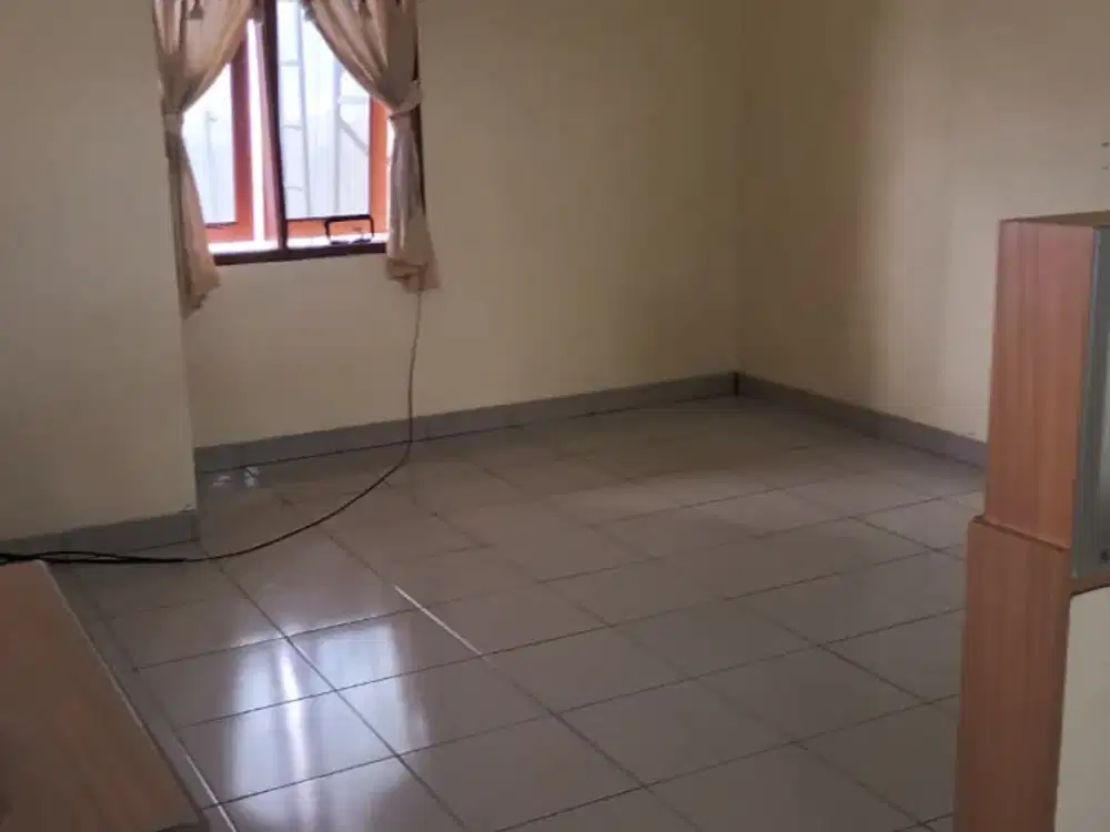 Dijual Rumah 2 Lantai Nyaman Siap Huni Miniamalis Lokasi Startegis di Batununggal Bandung