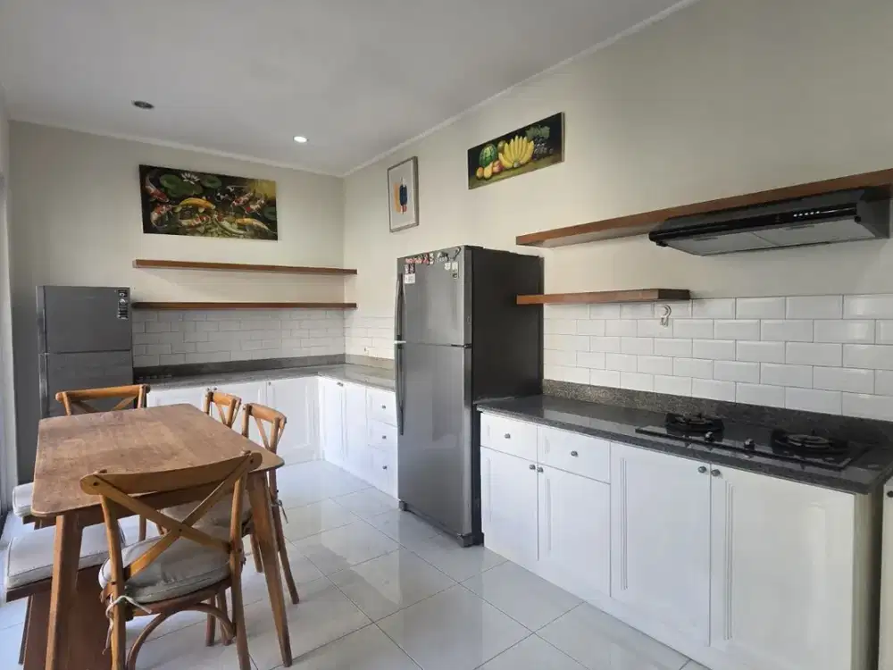 DIJUAL RUMAH FURNISHED SIAP HUNI DI FORESTA BSD