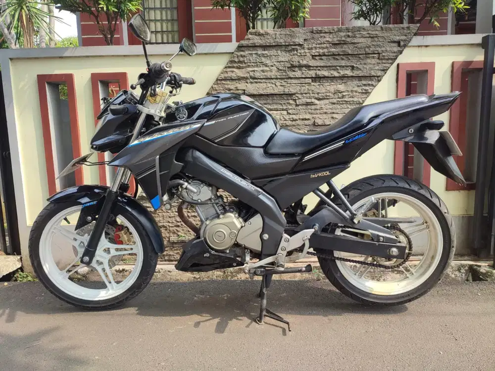 VIXION ADVANCE TAHUN 2015 MURMER