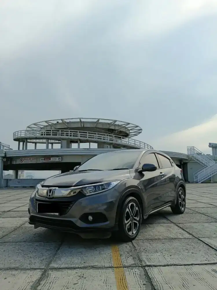 HONDA HRV 2018 E NEW FACELIFT 1.5 AT