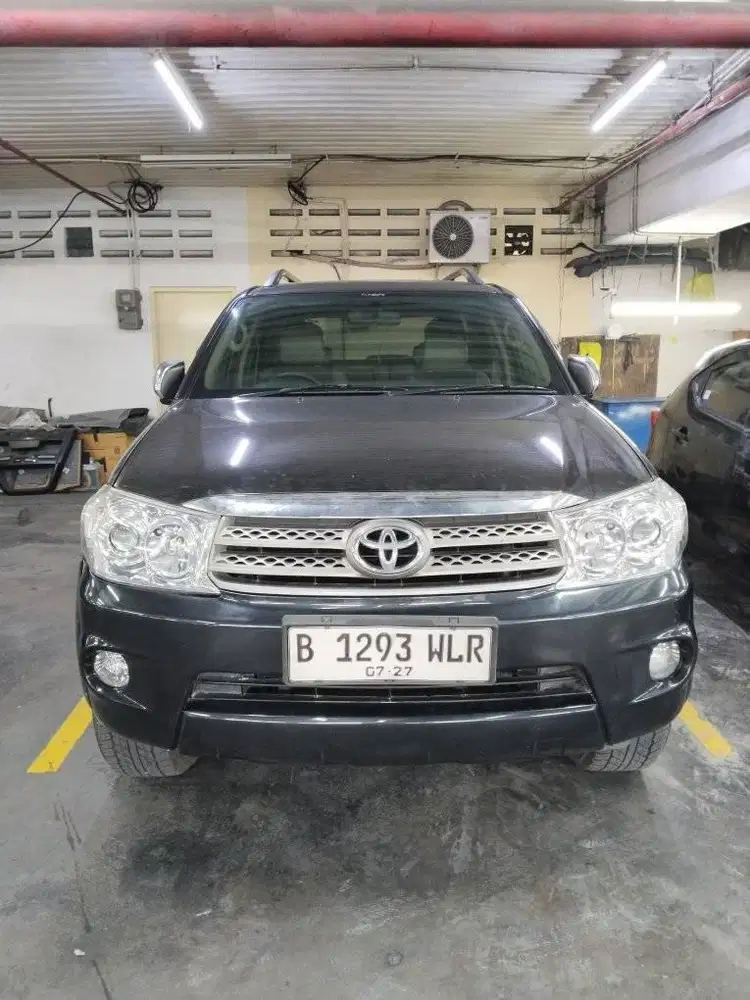 (Tdp 33jt) Toyota Fortuner 2.5 G AT (Automatic) 2010 Hitam Diesel