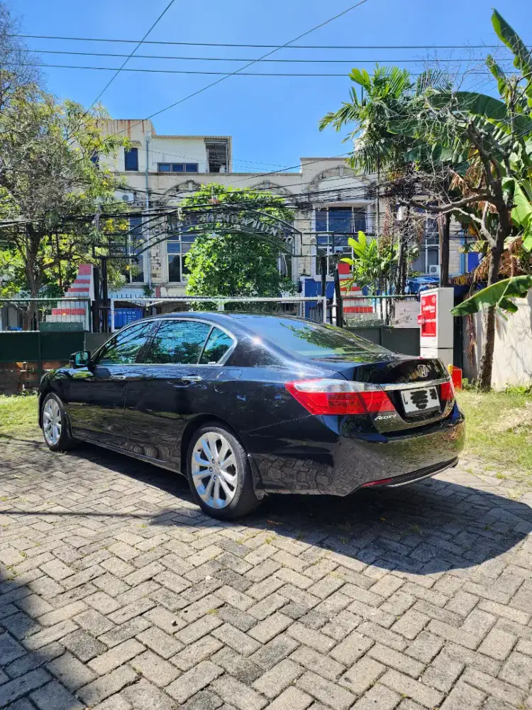 Honda Accord VTIL 2013 (LOW KM)