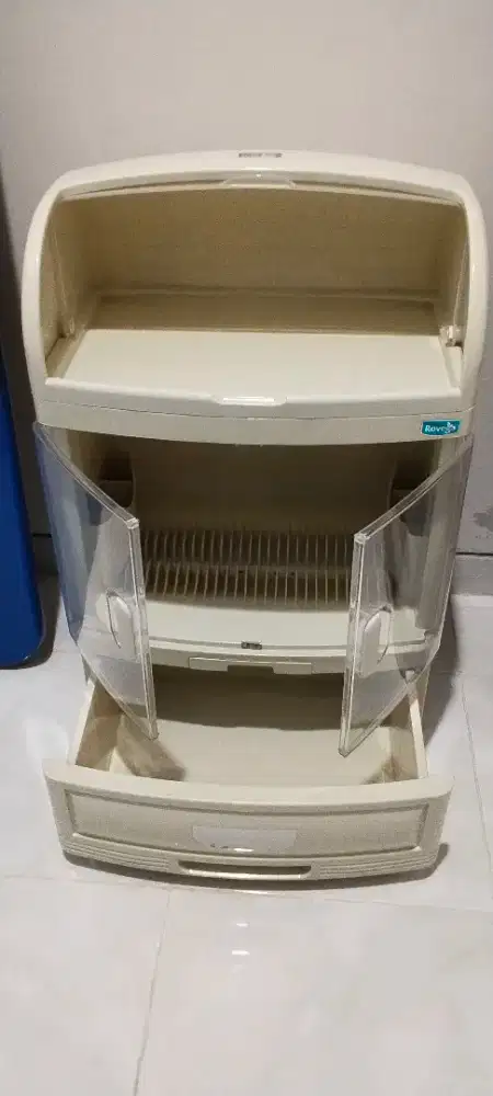 Lemari piring merk rovega kondisi baik