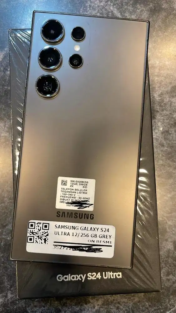 Samsung S24 ultra 12/256 gb sein like new