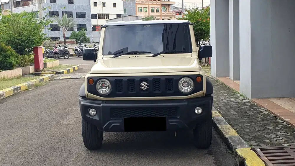 Suzuki Jimny 1.5 3 Door 4x4 AT Coklat Metalik NIK 2020 Like New Low KM