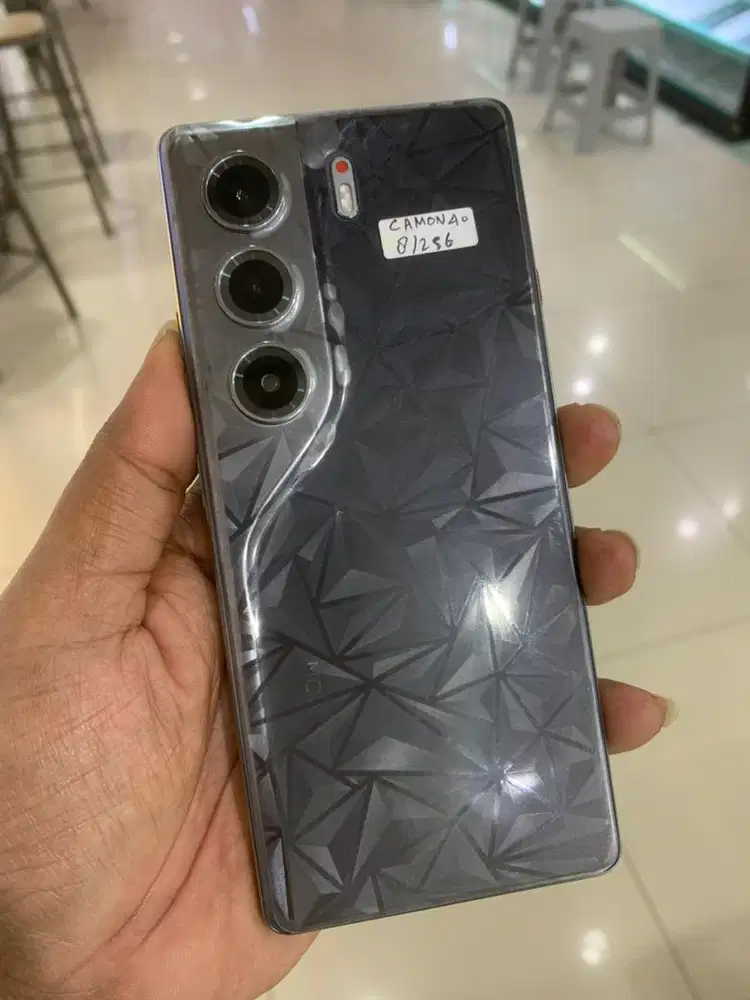 Camon 40 8/256 second