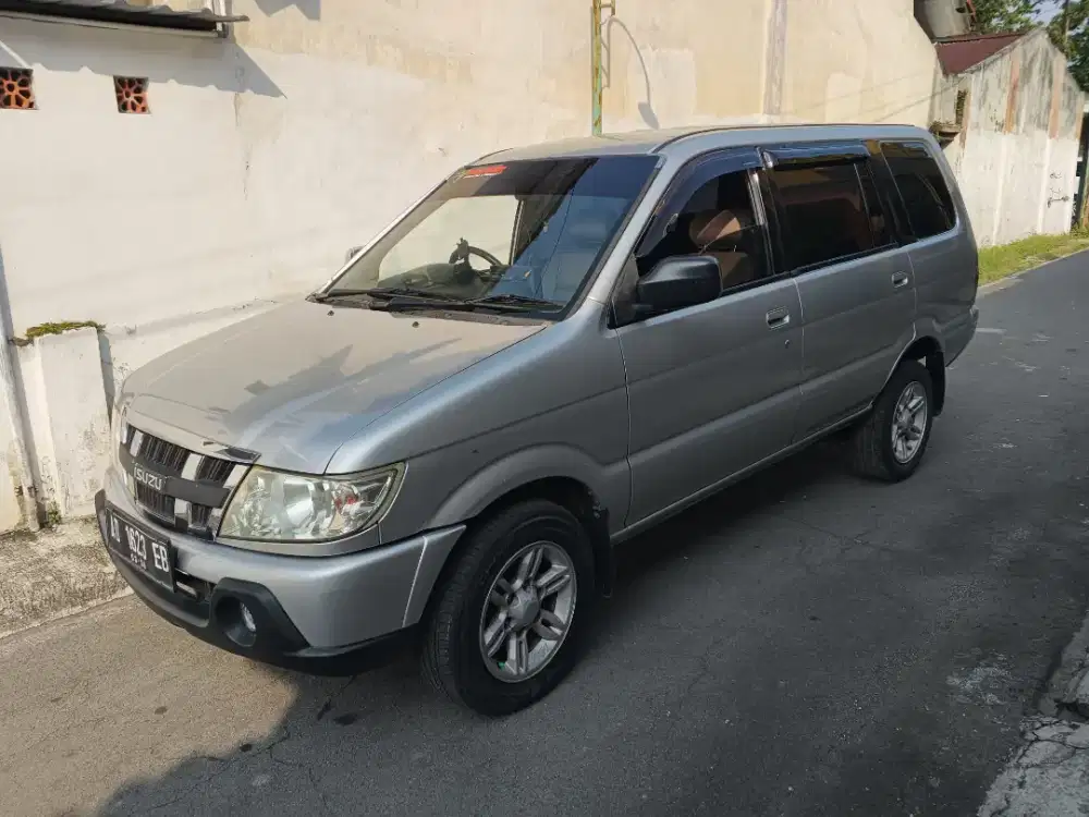 Isuzu panther LV Turbo 2010 plat AD Solo