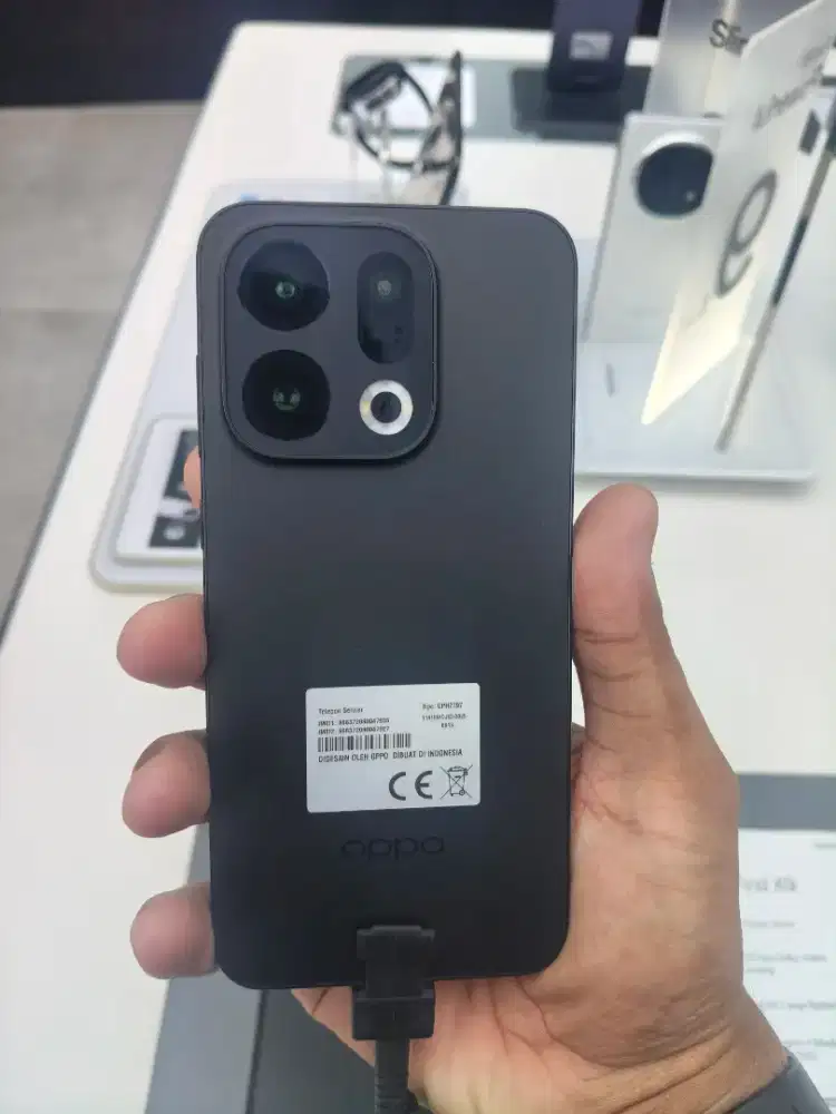 Oppo find X9 12/256, 16/152