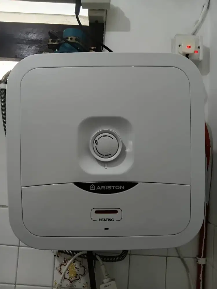 Water Heater Ariston Type AN2 15B,Irit 200 Watt,Beli Baru 2022,Pejaten