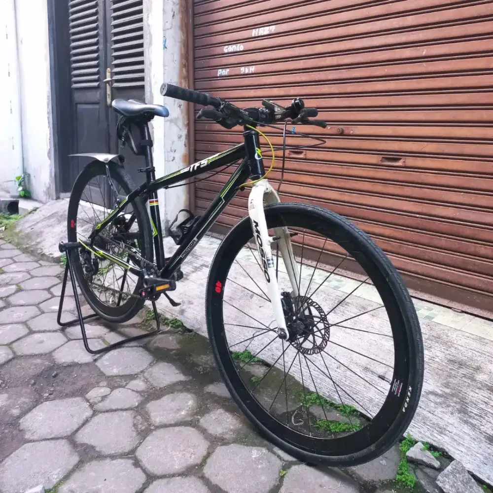 Sepeda hybrid istimewa