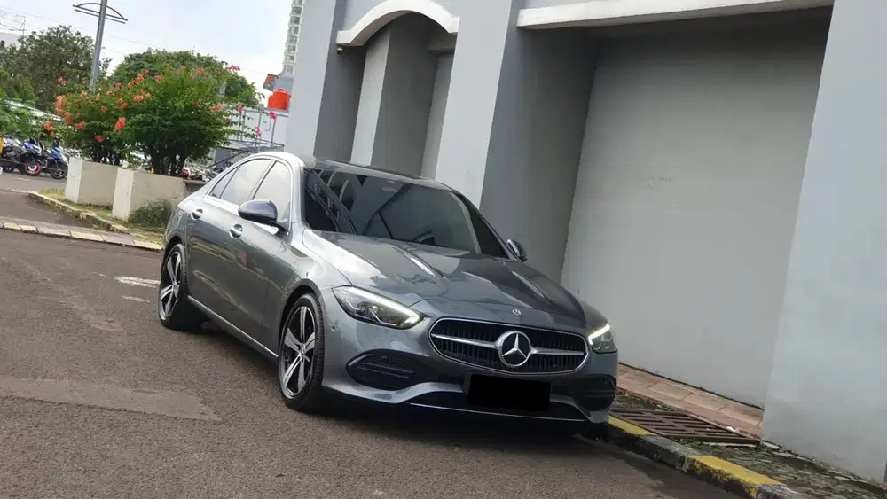[ LOW KM ] Mercedes Benz Mercy C 200 C200 Avantgarde W206 AT 2022/2023
