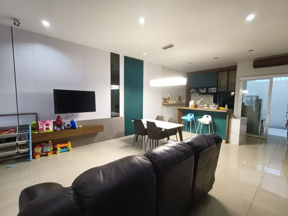 Diual Rumah di Jl. Mangga, Sayap Riau - Kota Bandung