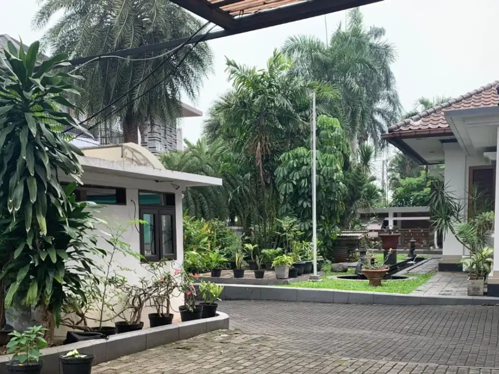 Di jual rumah Mewah dan Klassik By Hadi Prana di Jl. Cilandak 1 Tengah