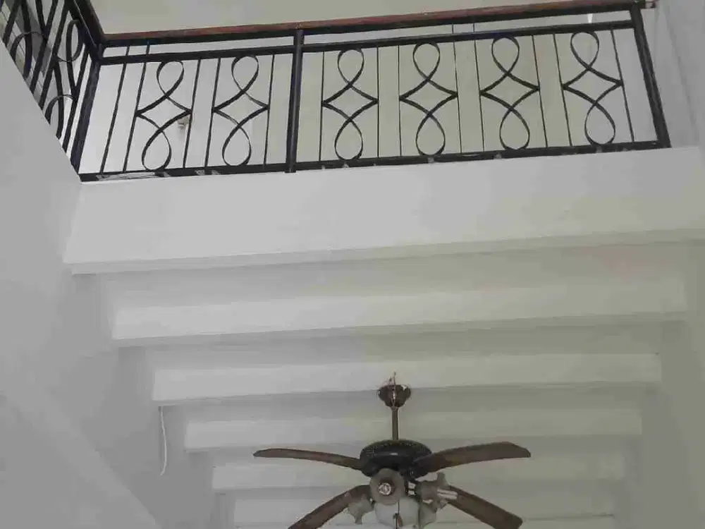 Dijual cepat rumah 2 lantai di kota wisata