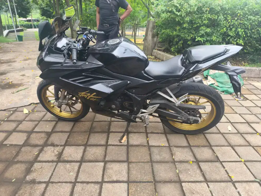 Motor jarang di pakai mau dijual aja