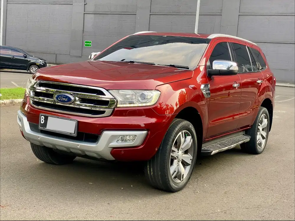 FORD EVEREST TITANIUM 2.2L AT MERAH 2015