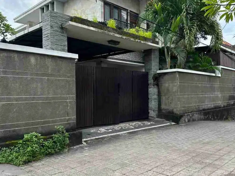 Rumah Modern Minimalis SMKI Batu Bulan Gianyar