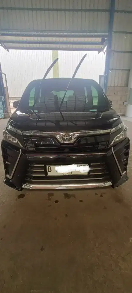 Toyota Voxy 2019 2,0 A/T