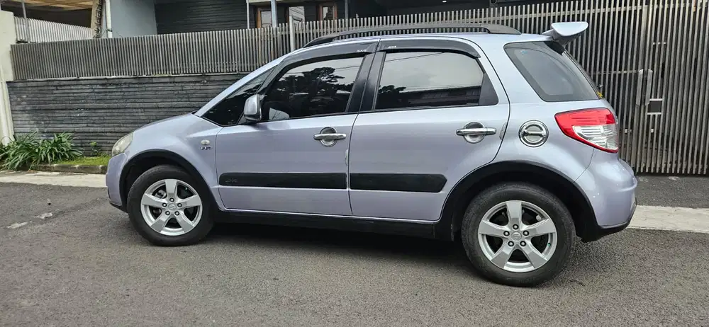 Suzuki SX4 X-Over M/T 2010 Istimewa dan Terawat