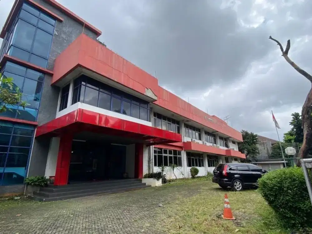 Gedung Kantor 3 Lantai Dijual dengan Harga dibawah NJOP Lokasi Strategis di Kalibata