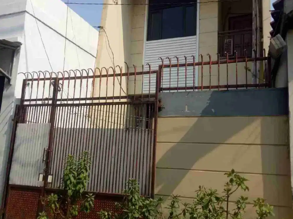 rumah 2 lantai siap huni,bebas banjir di jalan kran,gunung Sahari Selatan,Kemayoran,jakarta pusat