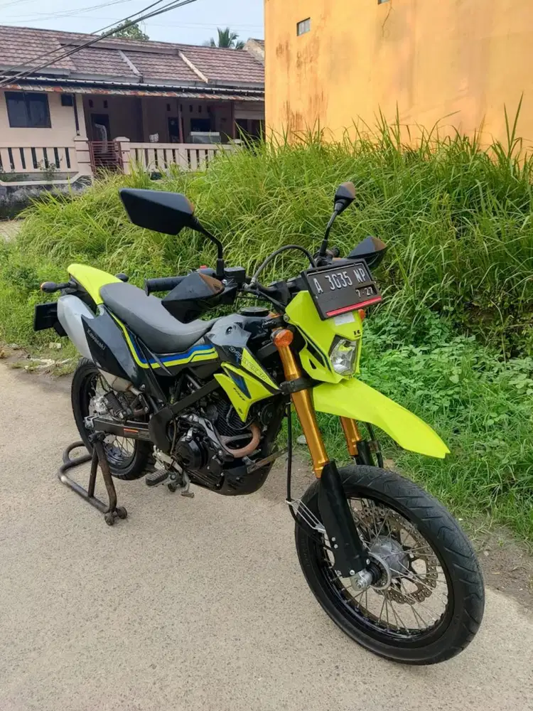 Kawasaki D-Tracker 2022 se