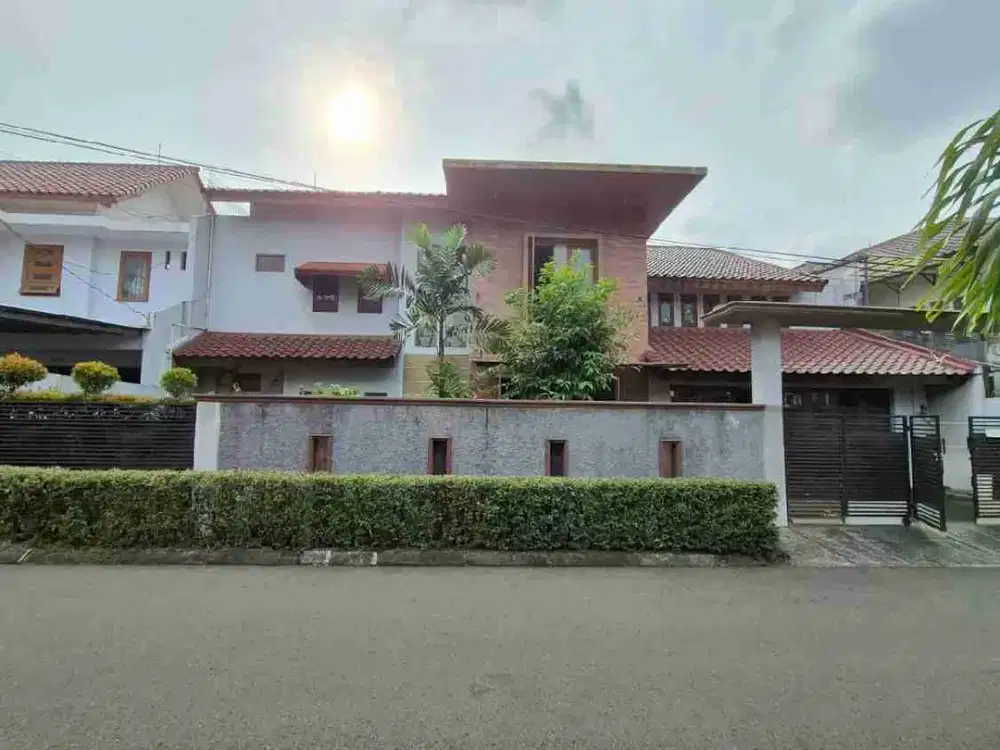 Di Jual Rumah Luas Nyaman di Bintaro Sektor 1