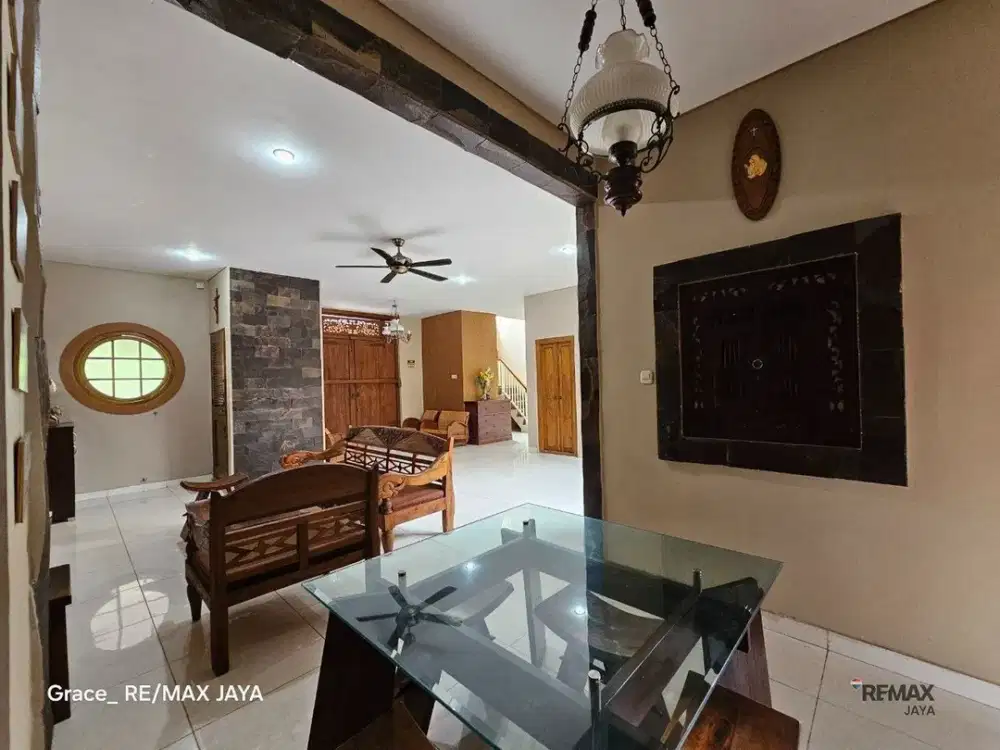 Rumah 4 Kamar Tidur include house keeping service Dijual ,di Pemogan